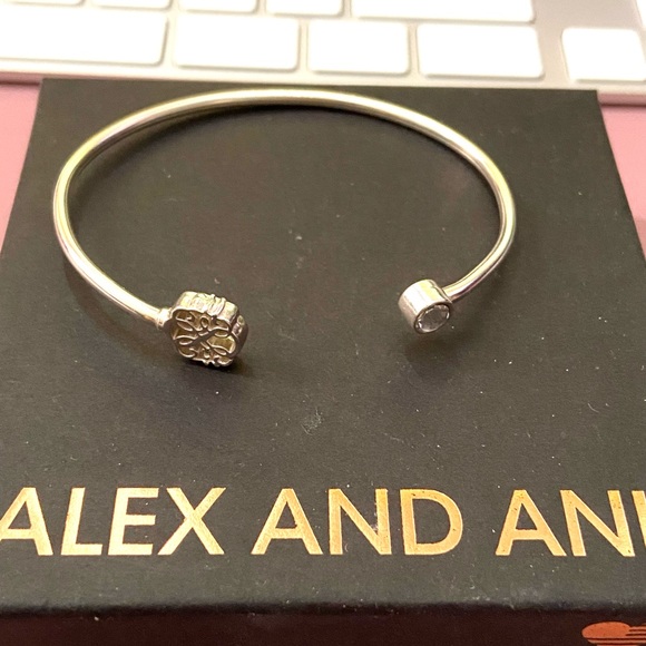 Alex and Ani 925 Knot Cuff with a crystal - Picture 1 of 3